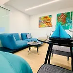 Kunstgalerie-haus! Nahe Tpk, Kit, Dfs Und Enbw Nyaraló