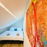 Kunstgalerie-haus! Nahe Tpk, Kit, Dfs Und Enbw Nyaraló