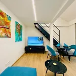 Kunstgalerie-haus! Nahe Tpk, Kit, Dfs Und Enbw Nyaraló